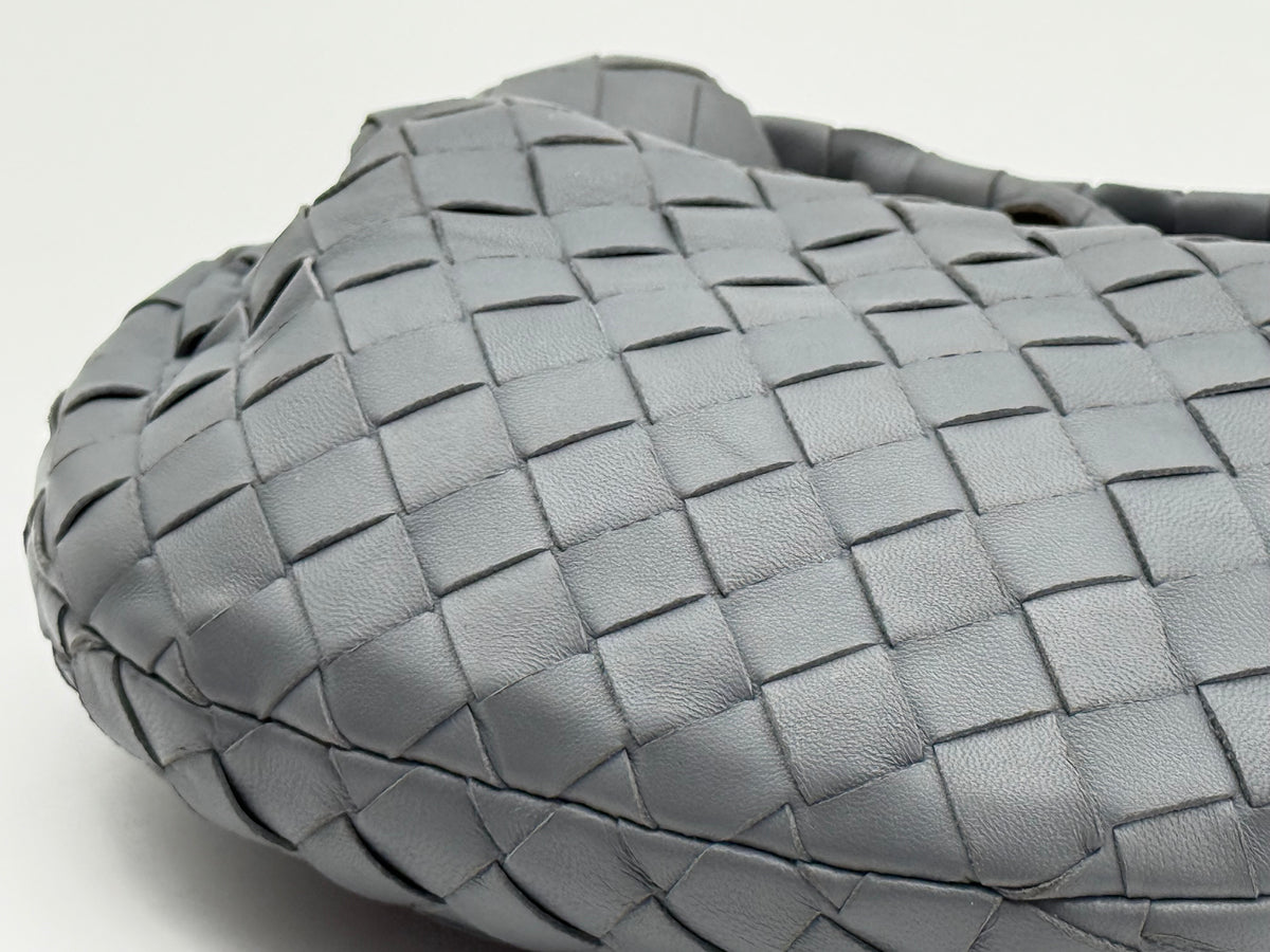 Bottega Veneta Mini Jodie grey Intrecciato leather – Intrecciato weave detail