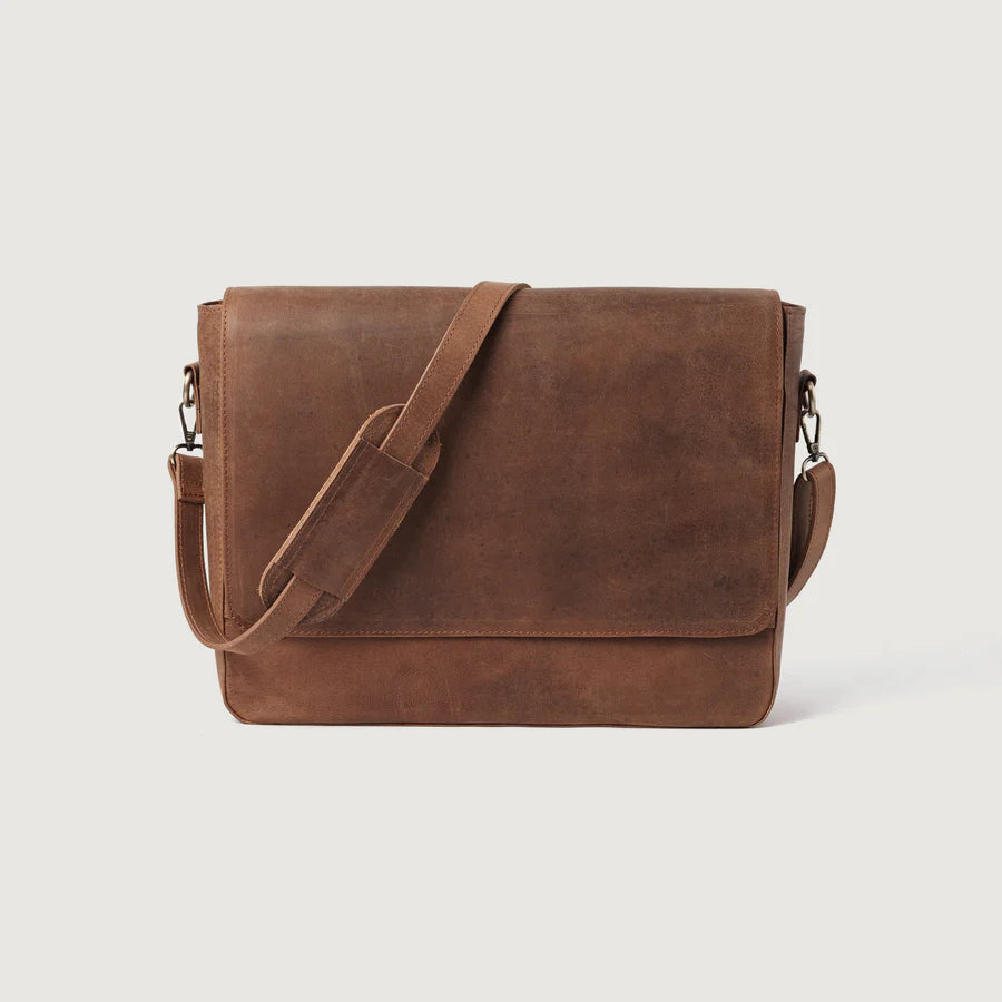 The Carismatico Vintage Tan Brown Leather Messenger Bag